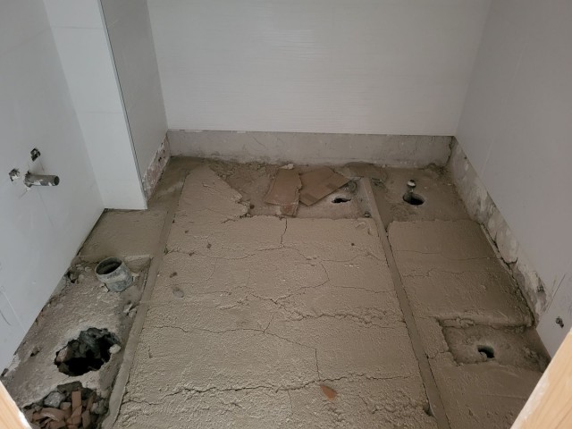 Comercial con 0 Dormitorios  en Manilva