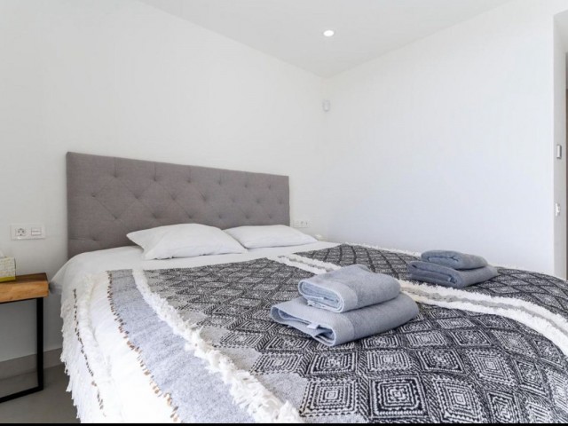 Apartamento con 2 Dormitorios  en Calanova Golf