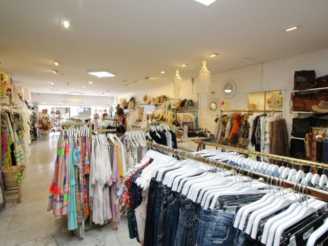 Commercial avec 0 Chambres  à Mijas