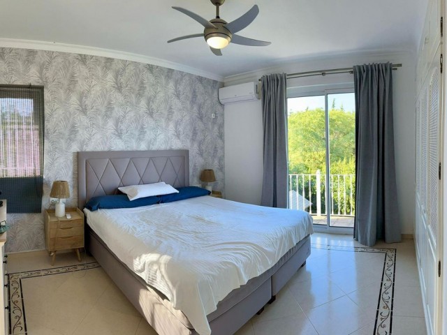 5 Bedrooms Villa in Sotogrande Costa
