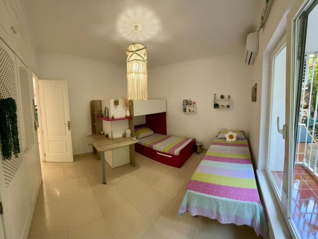 5 Bedrooms Villa in Sotogrande Costa