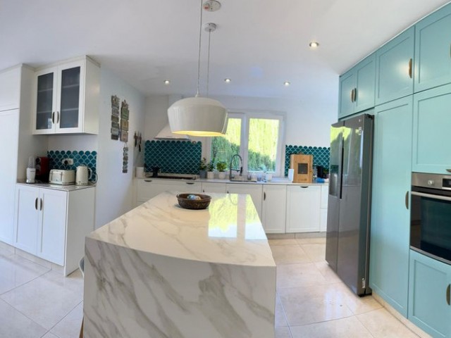 5 Bedrooms Villa in Sotogrande Costa