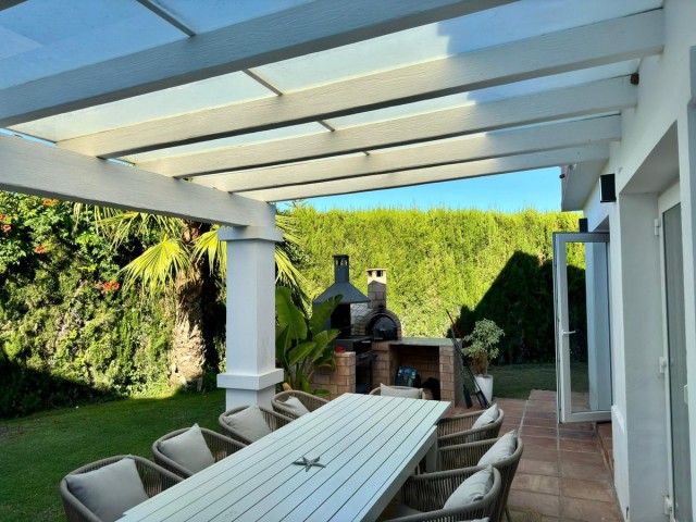 5 Bedrooms Villa in Sotogrande Costa
