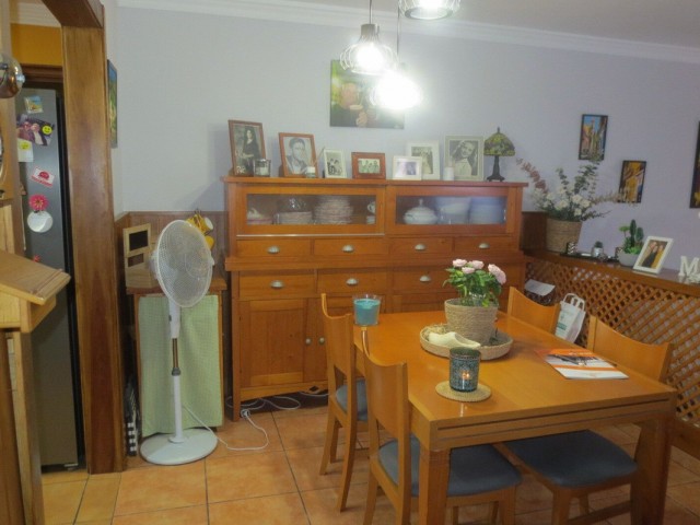 Villa con 4 Dormitorios  en El Coto