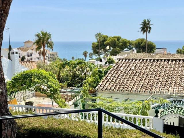 4 Bedrooms Villa in Calahonda