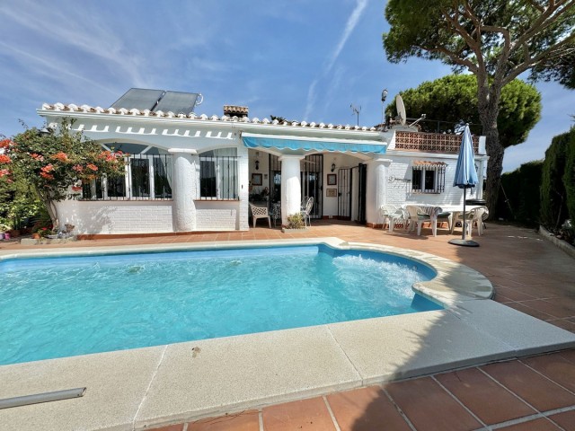 4 Bedrooms Villa in Calahonda