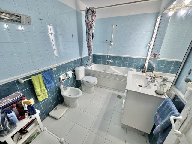 4 Bedrooms Villa in Calahonda