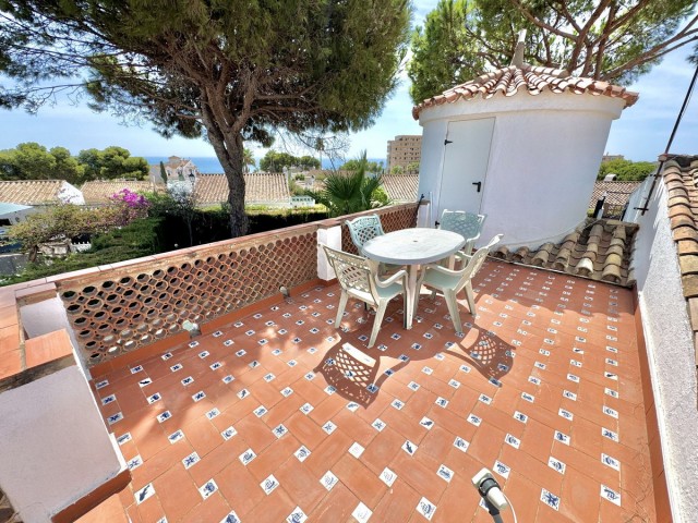 4 Bedrooms Villa in Calahonda