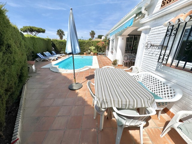 4 Bedrooms Villa in Calahonda