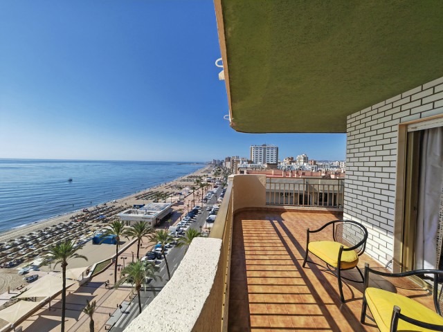 5 Bedrooms Apartment in Los Boliches