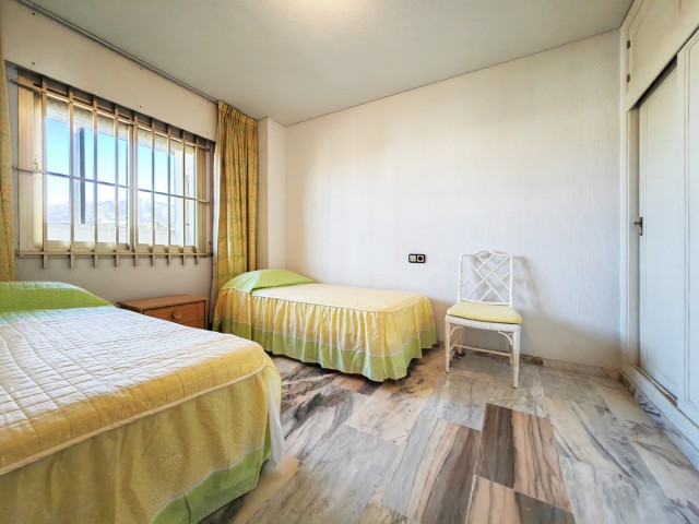 5 Bedrooms Apartment in Los Boliches