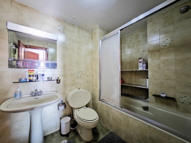 5 Bedrooms Apartment in Los Boliches