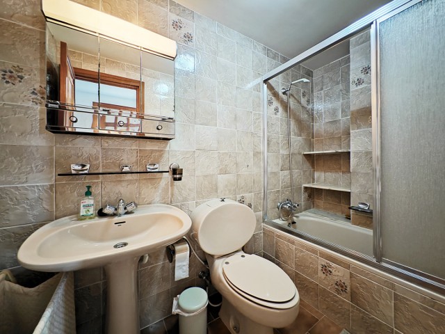 5 Bedrooms Apartment in Los Boliches