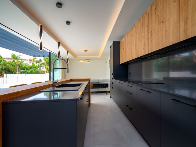 4 Schlafzimmer Villa in El Chaparral