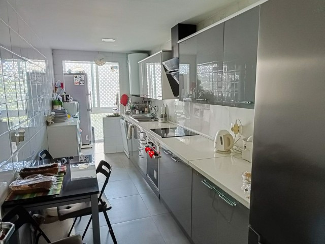 Lägenhet, Nueva Andalucia, R4063441
