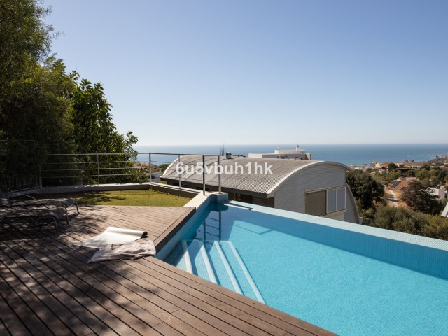 4 Bedrooms Villa in Fuengirola
