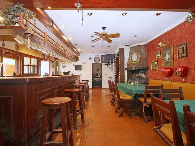 Comercial con 0 Dormitorios  en Marbesa