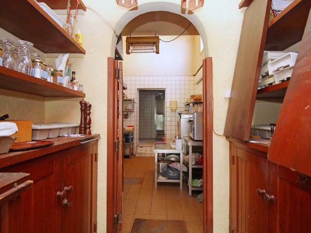 Commercieel in Marbesa