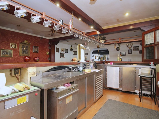 Commercieel in Marbesa