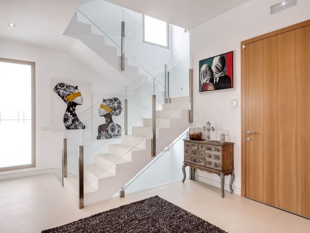 4 Bedrooms Villa in Guadalmina Baja