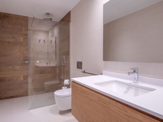 4 Bedrooms Villa in Guadalmina Baja