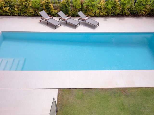 4 Bedrooms Villa in Guadalmina Baja