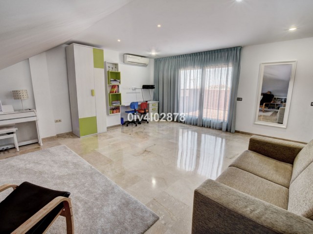 4 Bedrooms Townhouse in Arroyo de la Miel