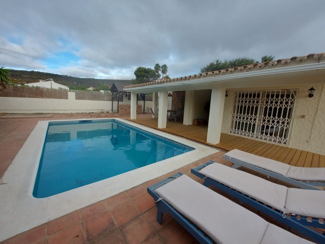 4 Bedrooms Villa in Manilva