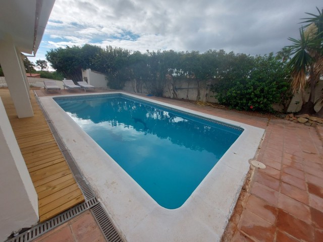 4 Bedrooms Villa in Manilva