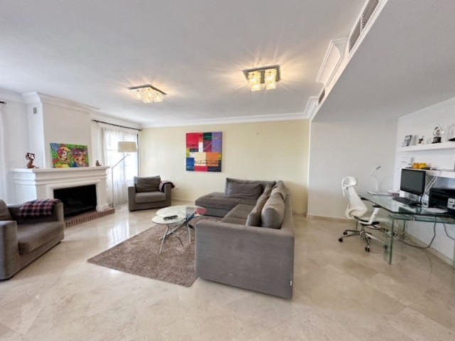 Villa avec 5 Chambres  à La Heredia