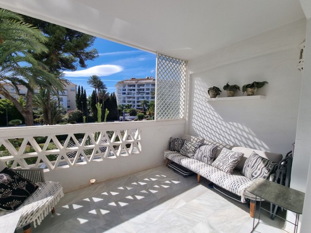 Apartamento con 3 Dormitorios  en Puerto Banús