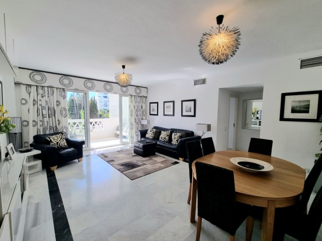 Apartamento con 3 Dormitorios  en Puerto Banús