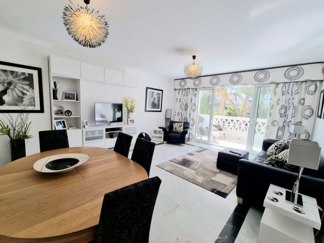 Apartamento con 3 Dormitorios  en Puerto Banús