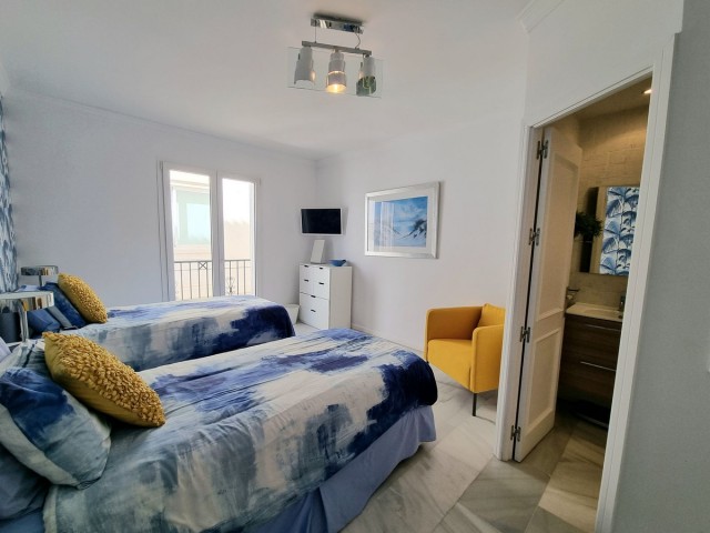 Apartamento con 3 Dormitorios  en Puerto Banús