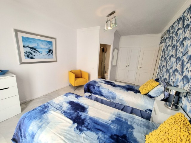Apartamento con 3 Dormitorios  en Puerto Banús