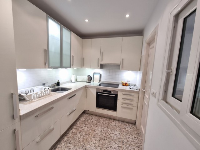 Apartamento con 3 Dormitorios  en Puerto Banús