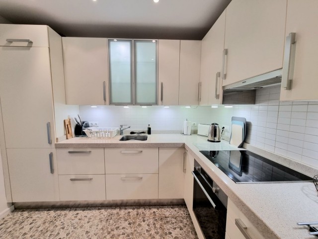 Apartamento con 3 Dormitorios  en Puerto Banús