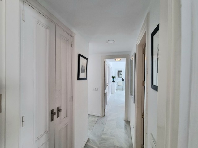 Apartamento con 3 Dormitorios  en Puerto Banús