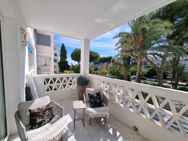 Apartamento con 3 Dormitorios  en Puerto Banús