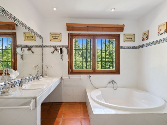 6 Soveroms Villa i Marbesa