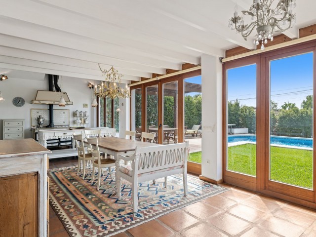 Villa avec 6 Chambres  à Marbesa