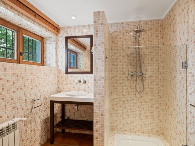 Villa avec 6 Chambres  à Marbesa