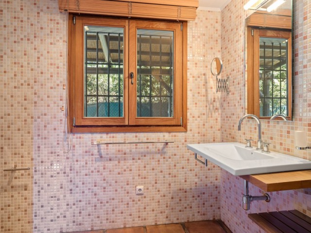 Villa avec 6 Chambres  à Marbesa