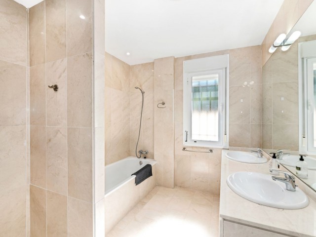 4 Bedrooms Villa in Riviera del Sol