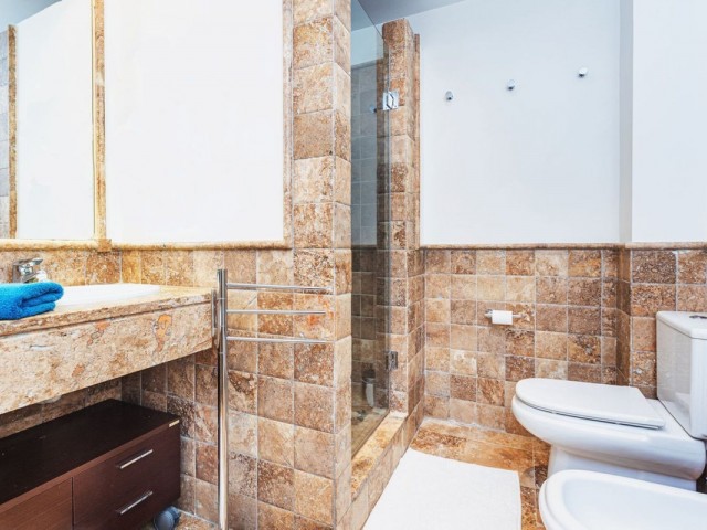 2 Bedrooms Apartment in Benahavís