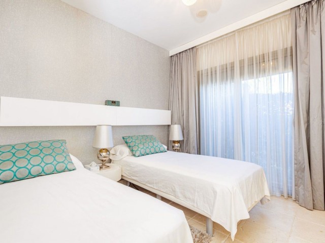 2 Bedrooms Apartment in Benahavís