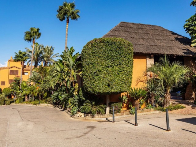 2 Bedrooms Apartment in Benahavís