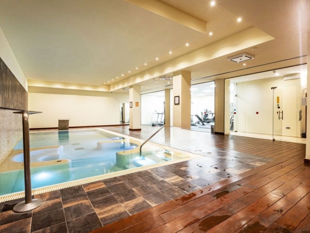 2 Bedrooms Apartment in Benahavís