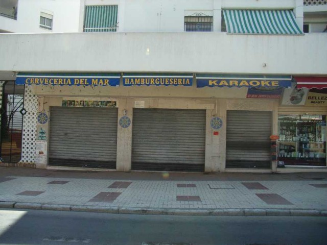 Comercial con 0 Dormitorios  en La Carihuela
