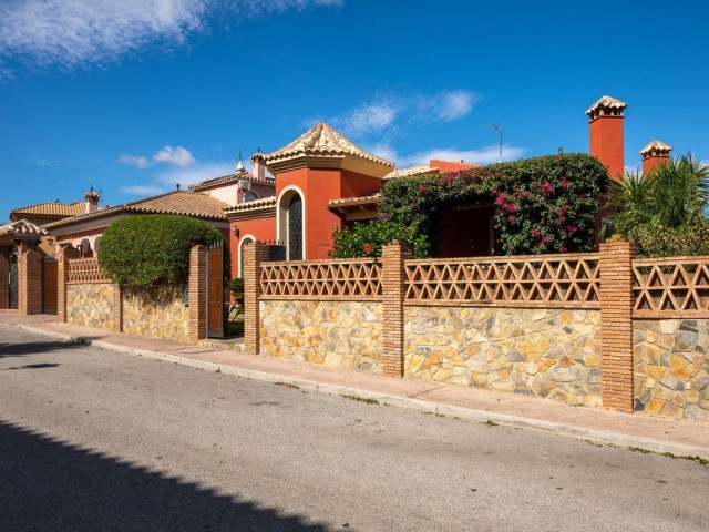 5 Makuuhuoneen Huvila Alhaurín de la Torre